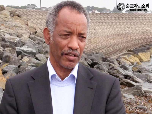 릴리즈 에리트레아(Release Eritrea)의 대표버하니 아스멜라시(Berhane Asmelash) 박사. 릴리즈 에리트레아는핍박받는 에리트레아 기독교인을 돕는 단체이다.